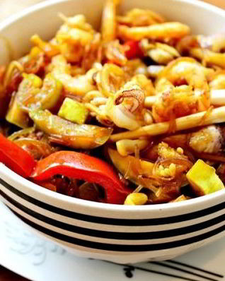 Фунчоза с морским коктейлем