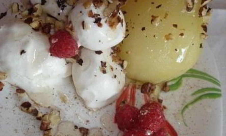 Рецепт горячей груши в сиропе с мороженным