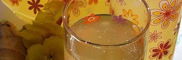 имбирный напиток с лимоном и розмарином