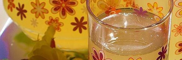 имбирный напиток с лимоном и розмарином