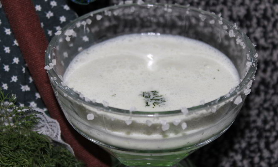 Рецепт кефирного напитка с огурцом, укропом и чесноком