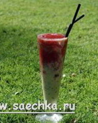 Коктейль из авокадо и граната