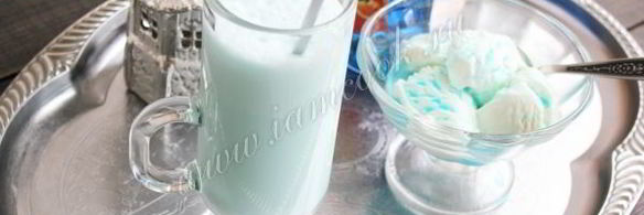 коктейль с мороженым и блю кюрасао