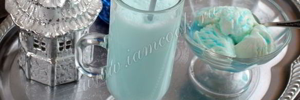 коктейль с мороженым и блю кюрасао