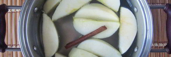 напиток с яблоком и корицей