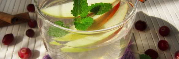 напиток с яблоком и корицей