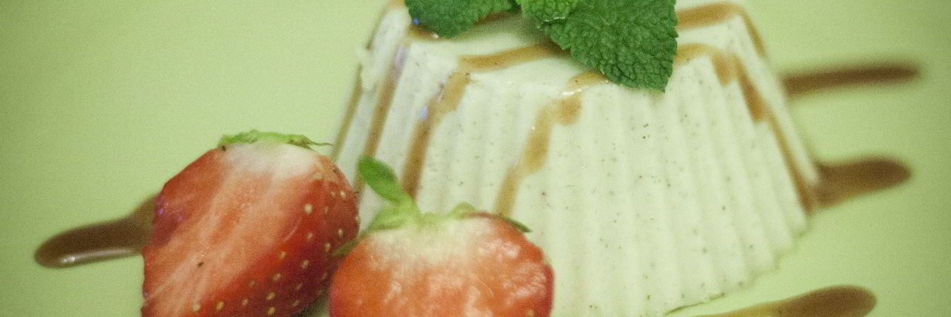 Панна-котта с карамельным сиропом