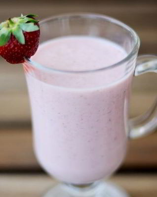 Клубнично-банановый смузи