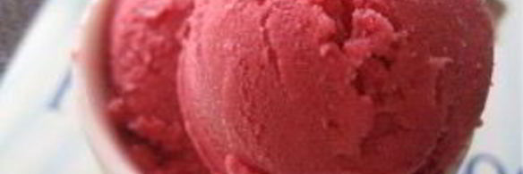 витаминный напиток из малины и лайма