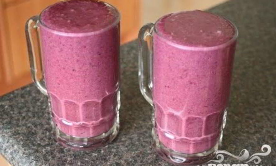 Рецепт витаминного напитка из персика и черники