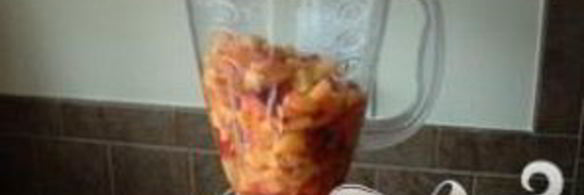 витаминный напиток из персика и черники