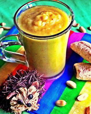 Яблочный густой коктейль с авокадо и персиком