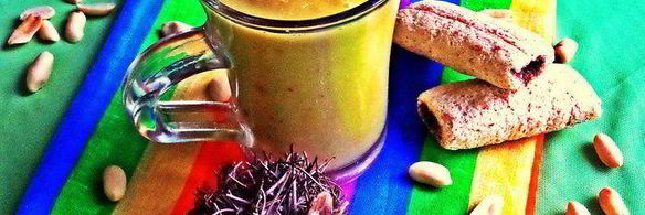 яблочный густой коктейль с авокадо и персиком