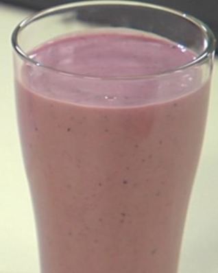 Ягодный коктейль с авокадо