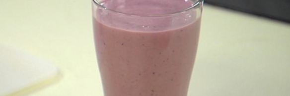 ягодный коктейль с авокадо