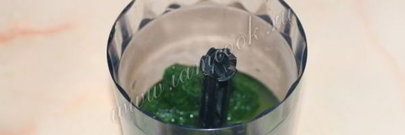 зеленый коктейль из шпината