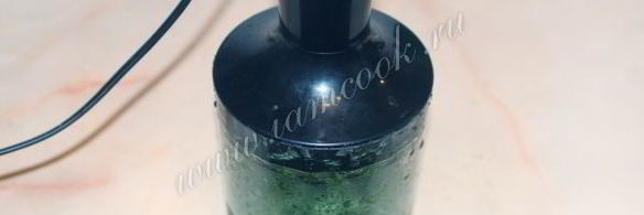 зеленый коктейль из шпината