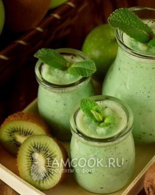 Зеленый коктейль с яблоком и пекинской капустой