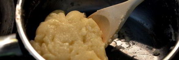 куриный салат с сырными слойками