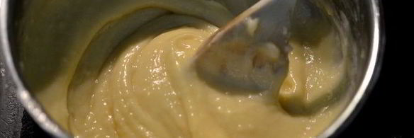 куриный салат с сырными слойками