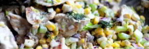 куриный салат с сыром фета и кукурузой