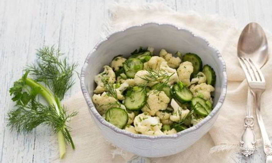 Рецепт легкого салата из цветной капусты