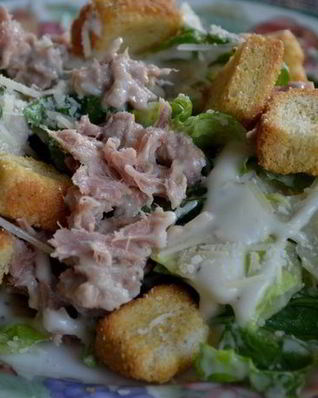 Легкий салат с тунцом