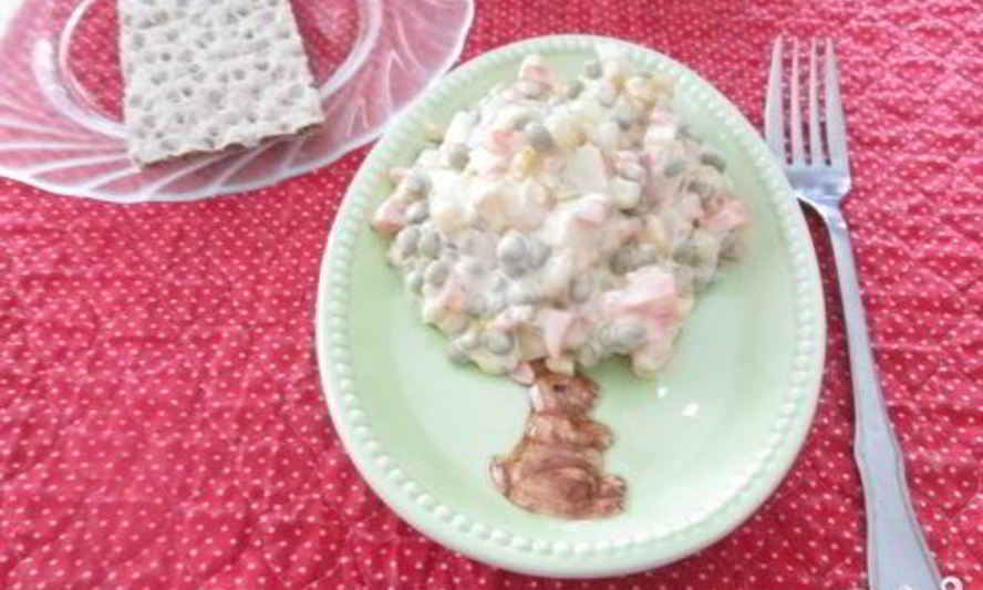 Рецепт простого салата с кукурузой