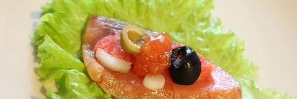 салат дамам кольца, мужчинам браслеты