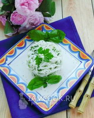 Салат из дайкона со сметаной