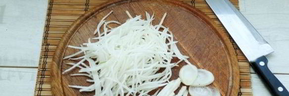 салат из дайкона со сметаной