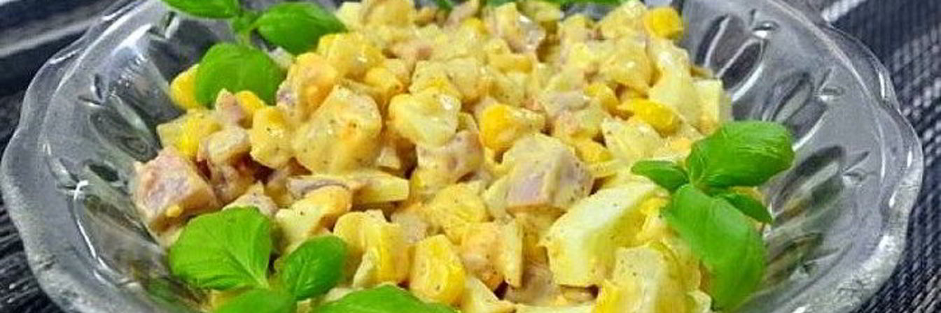 Салат из копченой курицы и ананаса