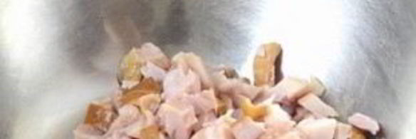 салат из копченой курицы и ананаса