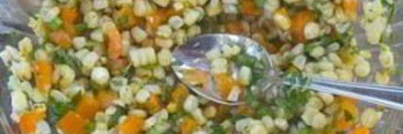 салат из кукурузы, болгарского перца и авокадо