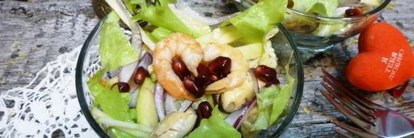 салат из мидий и креветок с зеленым яблоком и гранатом