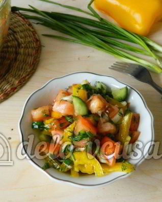 Салат из огурцов, помидоров и перца