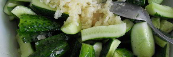 салат из огурцов с чесноком