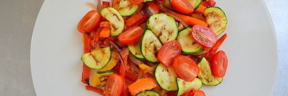 салат из овощей-гриль с моцареллой