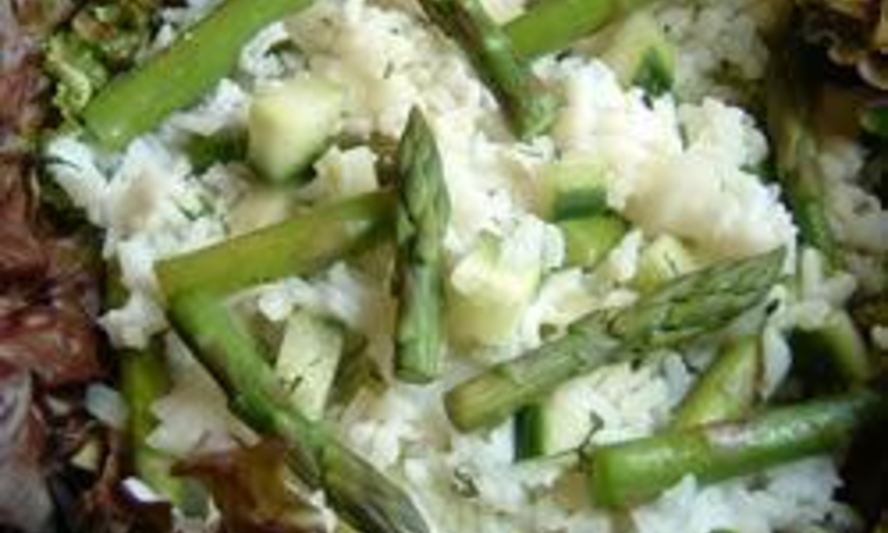 Рецепт салата из спаржи, огурцов и риса