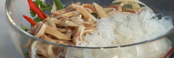 салат из свиных ушек