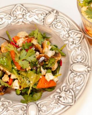 Салат из сырой цветной капусты и цветная капуста по-корейски