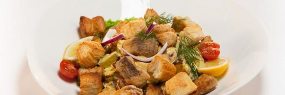 салат из толстолобика с желтым соусом