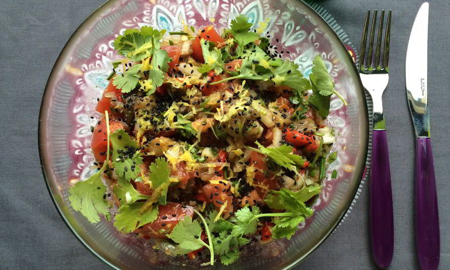 Рецепт салата из запеченных баклажана и перца с кунжутной заправкой