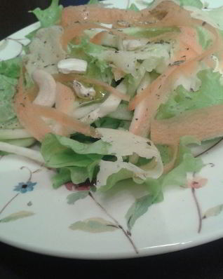 Салат Легкий из свежего огурца и цукини