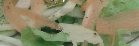 салат легкий из свежего огурца и цукини