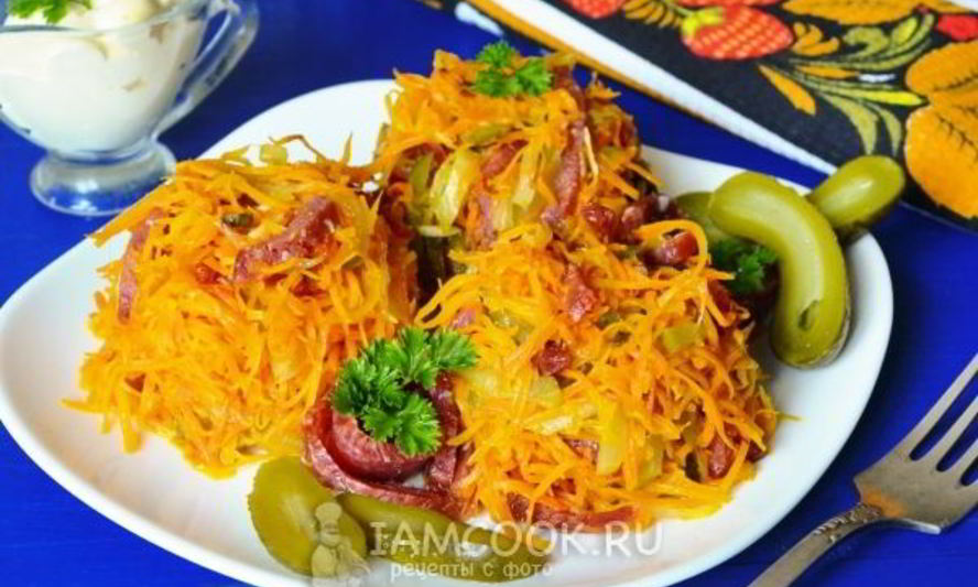 Рецепт салата обжорка с колбасой