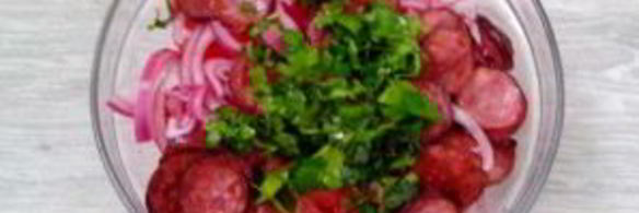 салат охотничий с колбасой