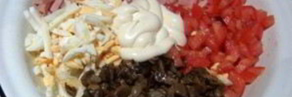 салат с грибами и ветчиной