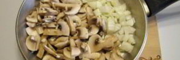 салат с грибами жареными