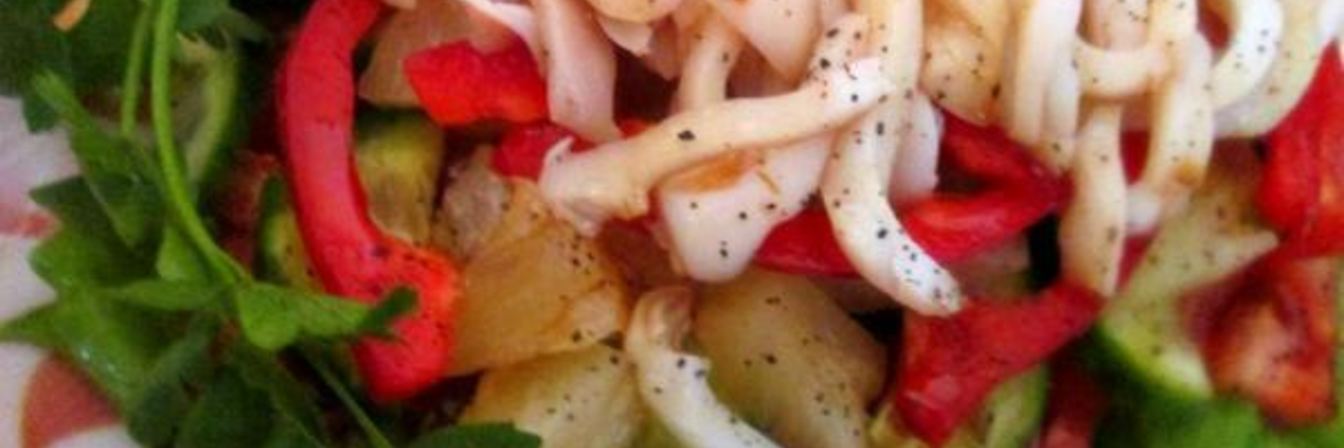 Салат с кальмарами Фейерверк вкусов